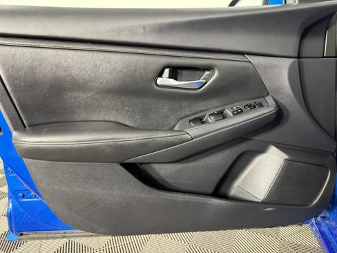 Used 2025 Nissan Sentra SV FWD image 36