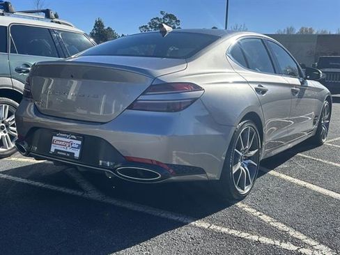 Used 2025 Genesis G70 2.5T image 6
