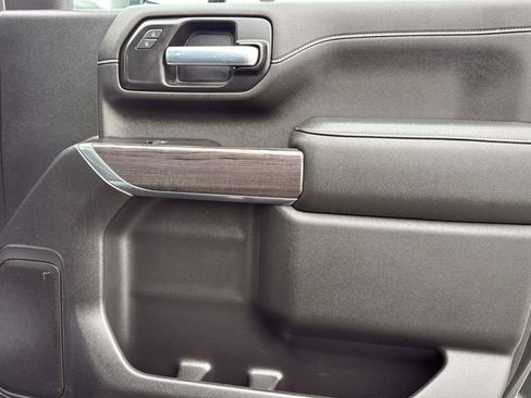 Used 2022 Chevrolet Silverado 2500 LTZ w/ LTZ Convenience Package image 10