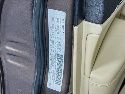 Used 2019 Jeep Grand Cherokee Limited image 25