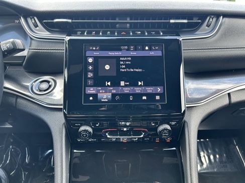 Certified 2022 Jeep Grand Cherokee L Laredo image 24