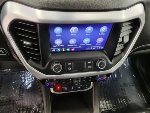 Used 2023 GMC Acadia SLE w/ Driver Convenience Package image 8