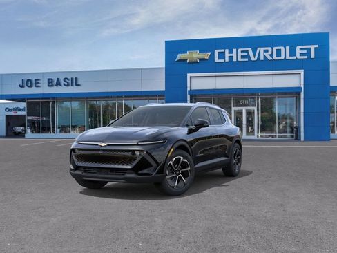 New 2026 Chevrolet Equinox EV LT FWD image 8