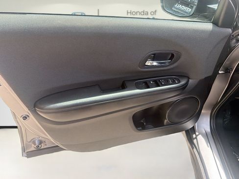 Used 2022 Honda HR-V LX image 19