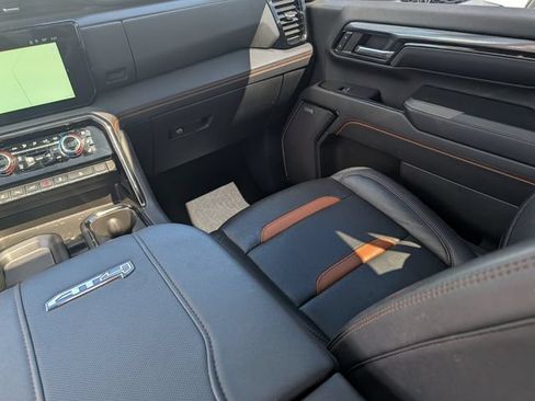 Used 2024 GMC Sierra 2500 AT4 w/ AT4 Premium Plus Package AWD/4WD image 21