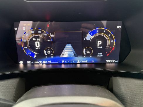 Used 2024 Chevrolet Colorado Z71 image 12