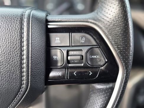 Used 2022 Toyota Tundra SR5 w/ SR5 Premium Package AWD/4WD image 25