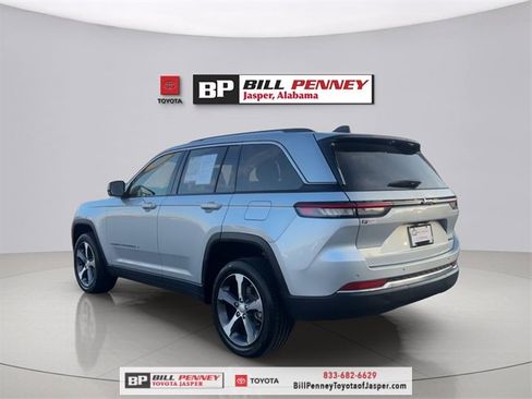 Used 2023 Jeep Grand Cherokee Limited w/ Luxury Tech Group II image 3