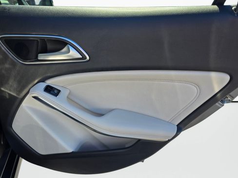 Used 2019 Mercedes-Benz GLA 250 image 26