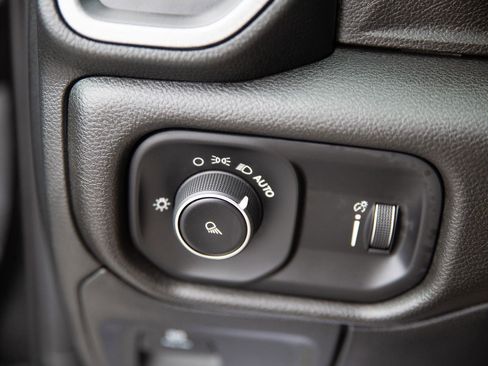 Used 2024 RAM 1500 Tradesman image 17