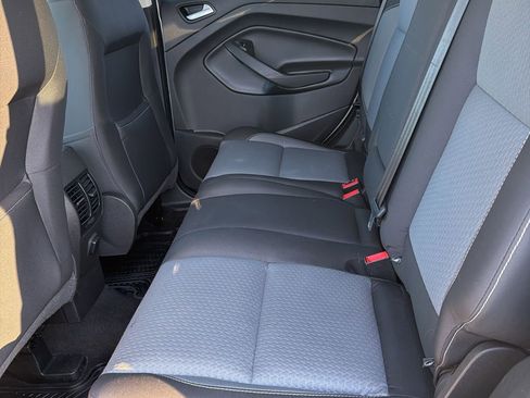 Used 2017 Ford Escape SE image 12