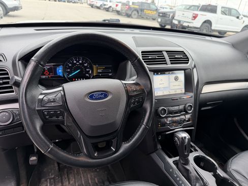 Used 2018 Ford Explorer XLT w/ Equipment Group 202A AWD/4WD image 5