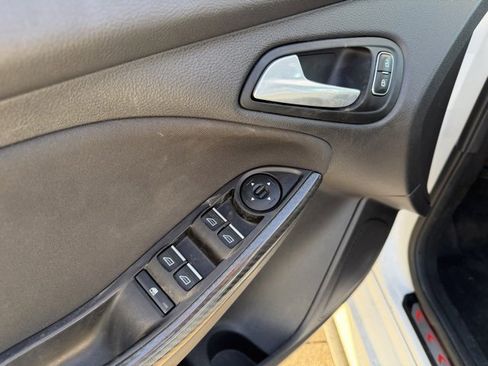 Used 2018 Ford Focus ST image 16