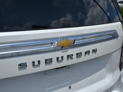 Used 2024 Chevrolet Suburban High Country AWD/4WD image 10