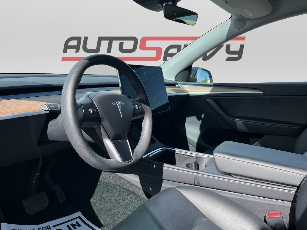 Used 2024 Tesla Model Y Long Range AWD/4WD image 10