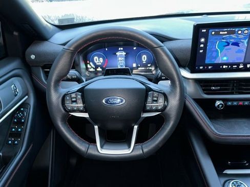 Used 2025 Ford Explorer ST-Line image 19