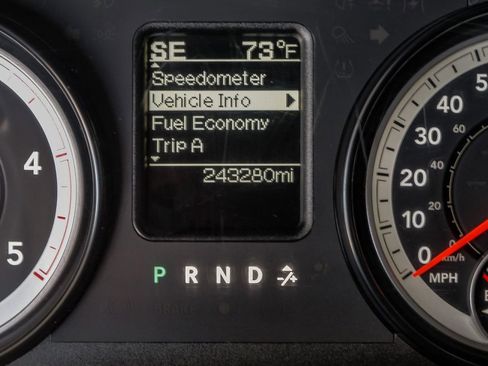 Used 2015 RAM 3500 Tradesman w/ Chrome Appearance Group AWD/4WD image 16