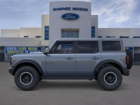 New 2025 Ford Bronco Outer Banks w/ Sasquatch Package AWD/4WD image 3