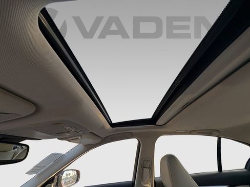 Used 2022 INFINITI Q50 Luxe w/ Cargo Package image 6