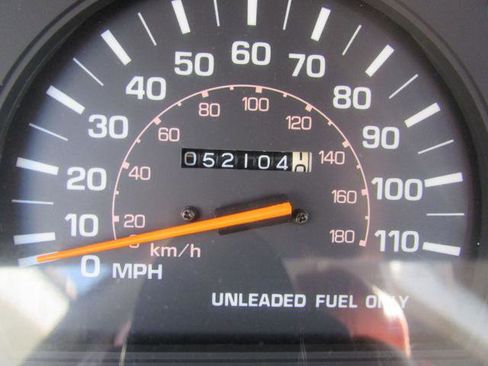 Used 1986 Toyota Pickup 2WD Regular Cab Long Bed image 12