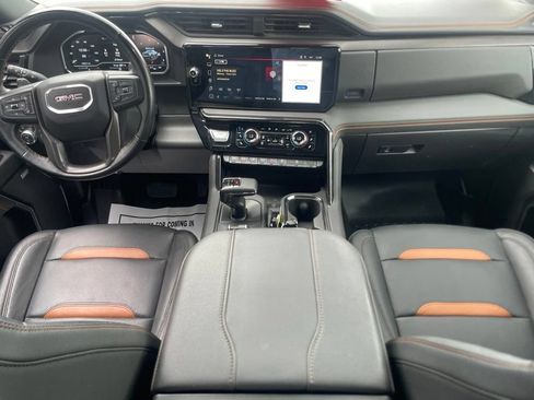 Used 2024 GMC Sierra 1500 AT4 w/ Technology Package AWD/4WD image 12