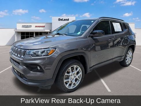 Used 2024 Jeep Compass Latitude AWD/4WD image 10