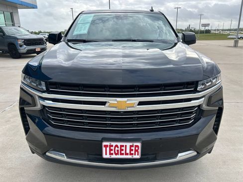 Used 2023 Chevrolet Suburban LT w/ Luxury Package RWD image 20