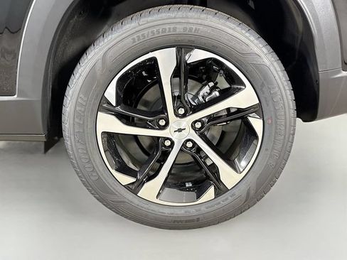 New 2026 Chevrolet Trax RS FWD image 31