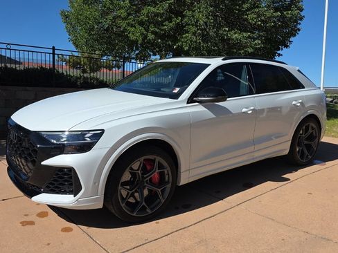Used 2026 Audi RS Q8 performance AWD/4WD image 3
