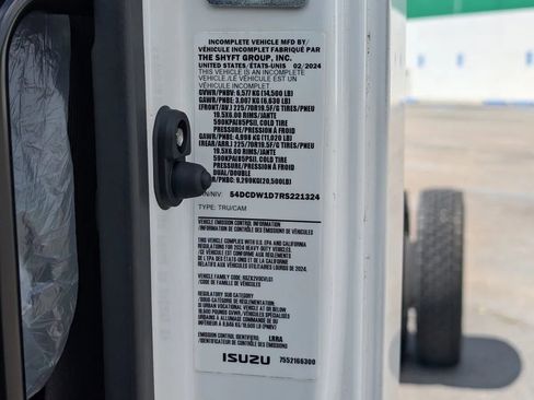 Used 2024 Chevrolet Low Cab Forward RWD image 5