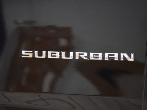 Used 2023 Chevrolet Suburban High Country AWD/4WD image 16