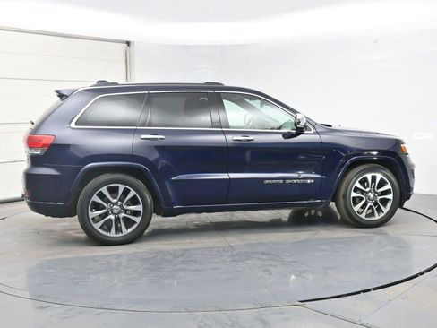 Used 2017 Jeep Grand Cherokee Overland w/ Jeep Active Safety Group image 24