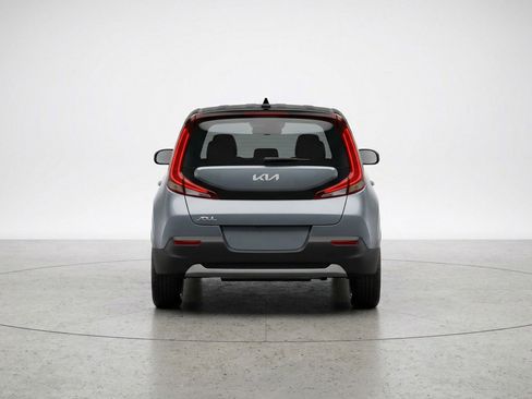 Used 2025 Kia Soul LX w/ LX Technology Package FWD image 7