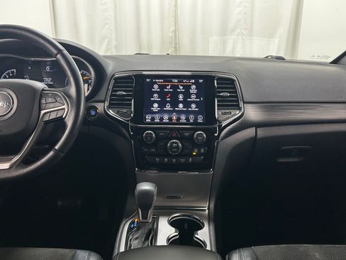 Used 2019 Jeep Grand Cherokee Altitude image 9