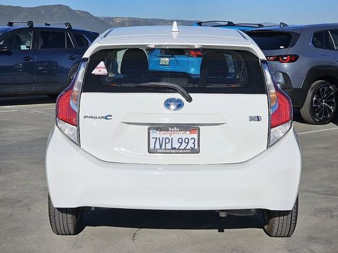 Used 2016 Toyota Prius C Three image 14