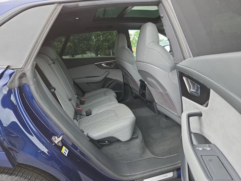 Used 2023 Audi SQ8 Prestige AWD/4WD image 28