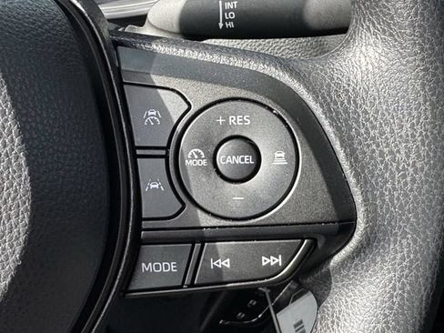 Used 2025 Toyota Corolla LE FWD image 21