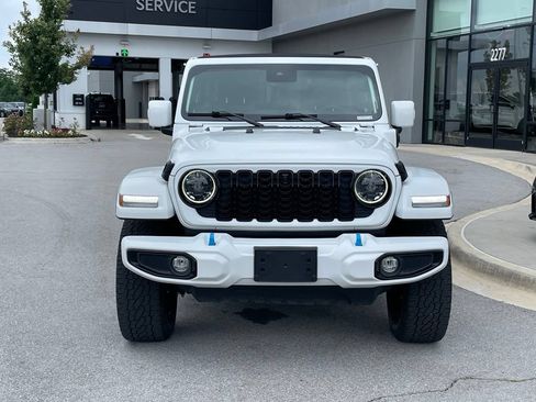 Used 2024 Jeep Wrangler High Altitude AWD/4WD image 2
