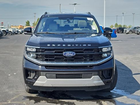 Used 2025 Ford Expedition Platinum w/ Driver's Package AWD/4WD image 58