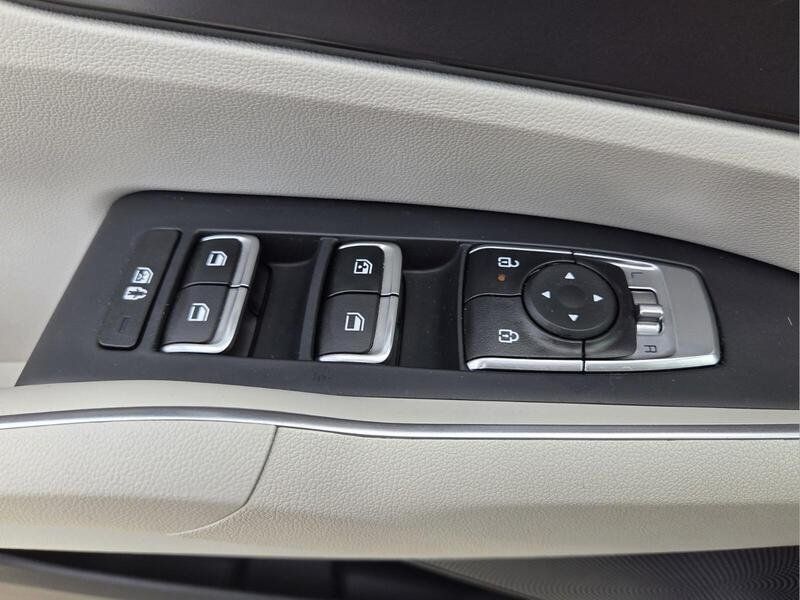 Used 2024 Kia Sorento S w/ Panoramic Sunroof Package FWD image 25