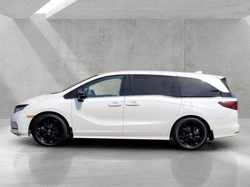 Used 2023 Honda Odyssey Sport image 7