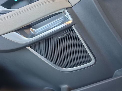 Used 2020 Jaguar E-PACE SE image 25