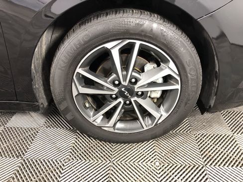 Used 2024 Kia Forte LXS image 10