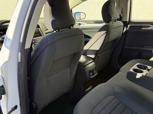 Used 2019 Ford Fusion SE image 28