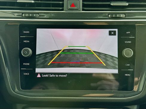 Used 2023 Volkswagen Tiguan SE FWD image 21