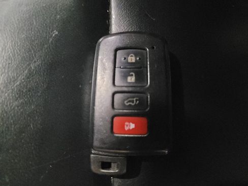 Used 2019 Toyota Highlander XLE AWD/4WD image 32
