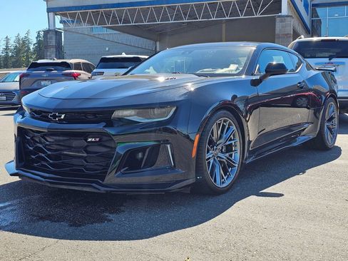 Used 2022 Chevrolet Camaro ZL1 RWD image 7