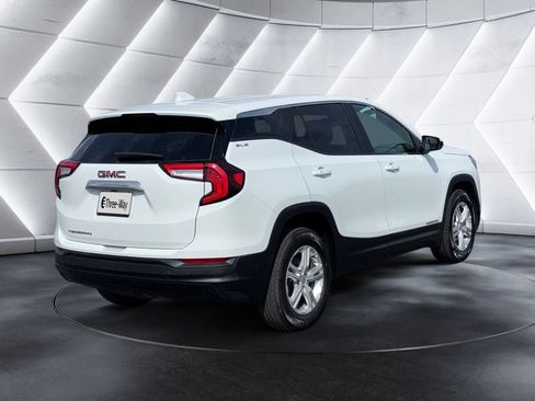 Certified 2024 GMC Terrain SLE FWD image 5