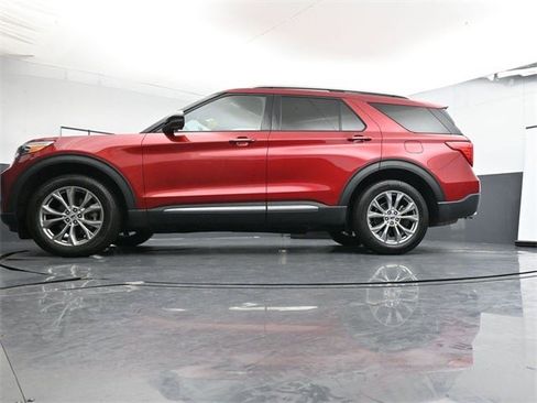 Used 2022 Ford Explorer Limited w/ Equipment Group 301A image 33