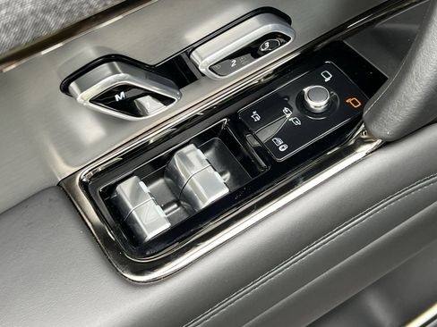 Used 2024 Land Rover Range Rover Sport Dynamic SE image 13